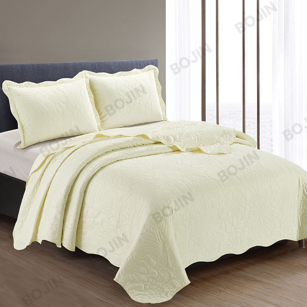Bright yellow Plain Ultrasound Curved Edge Quilt (Large Flower)
