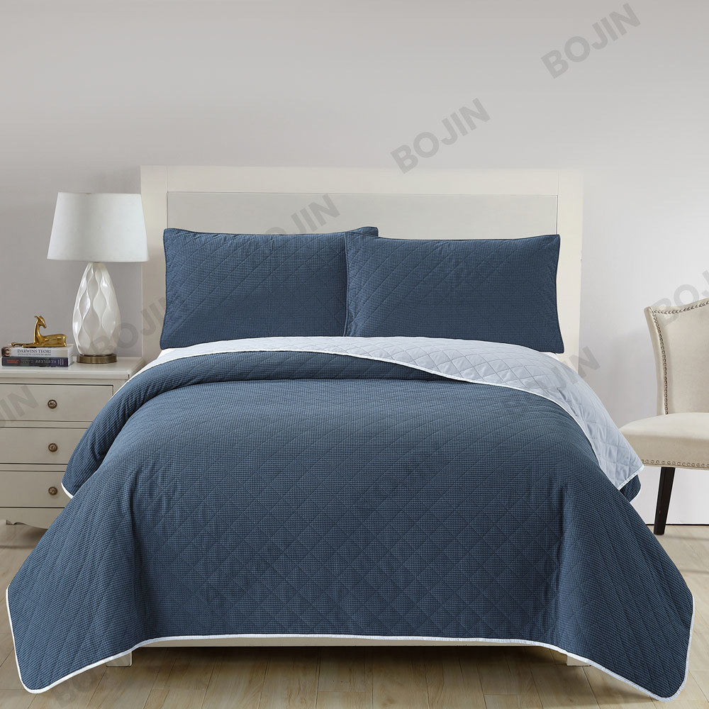 Home textile 2-3pcs 100% polyester velvet microfiber ultrasonic Double sided bed spread set bedding set